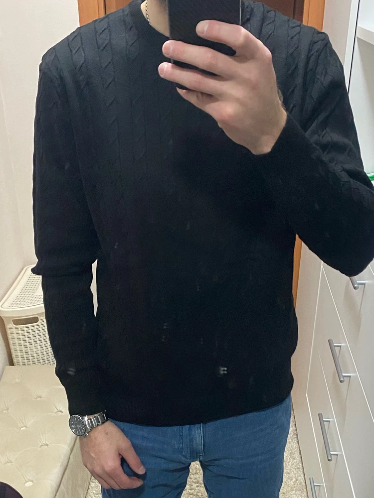 Классно сидит по фигуре, материал очень приятный и качественный!