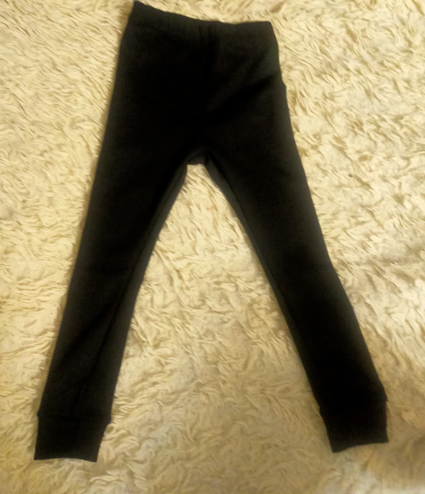 Очень теплые и мягкие штаны,описанию соответствуют,идут размер в размер,очень понравились,планируем ещё заказать большего размера)