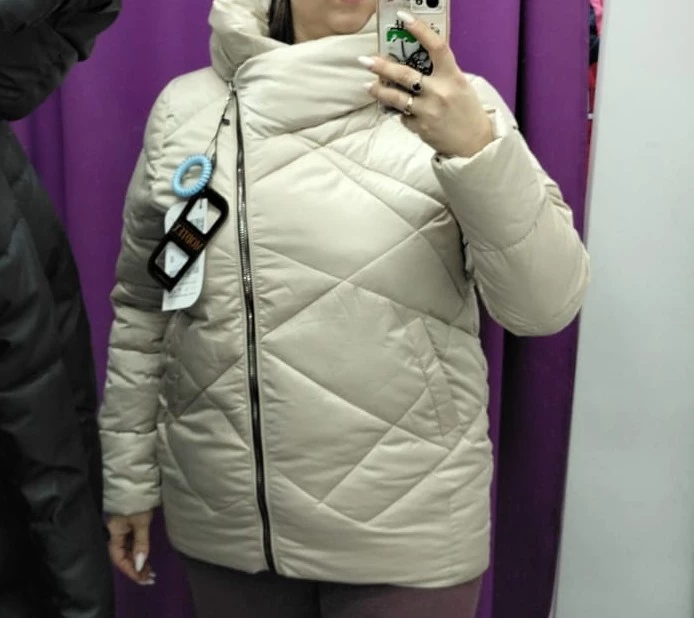 Куртка хорошая ,но для зимы тонковата ,а так супер понравилась ))