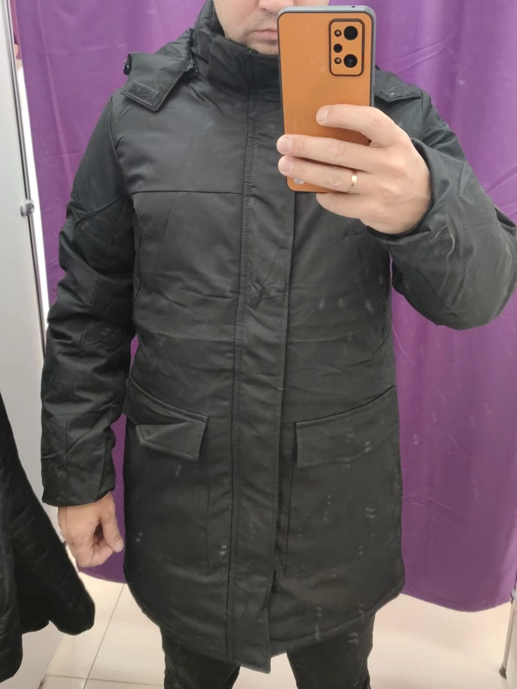 Хорошая симпотичная куртка, советую у кого зима не очень суровая, карманов много, вроде размер в размер, мой рост 176 р. 48, идеально подошло можно и свиторок одеть