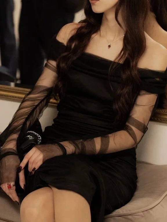 платье огонь! очень красиво подчеркивает фигуру, получила много комплиментов. девочки, советую! 💅🏻