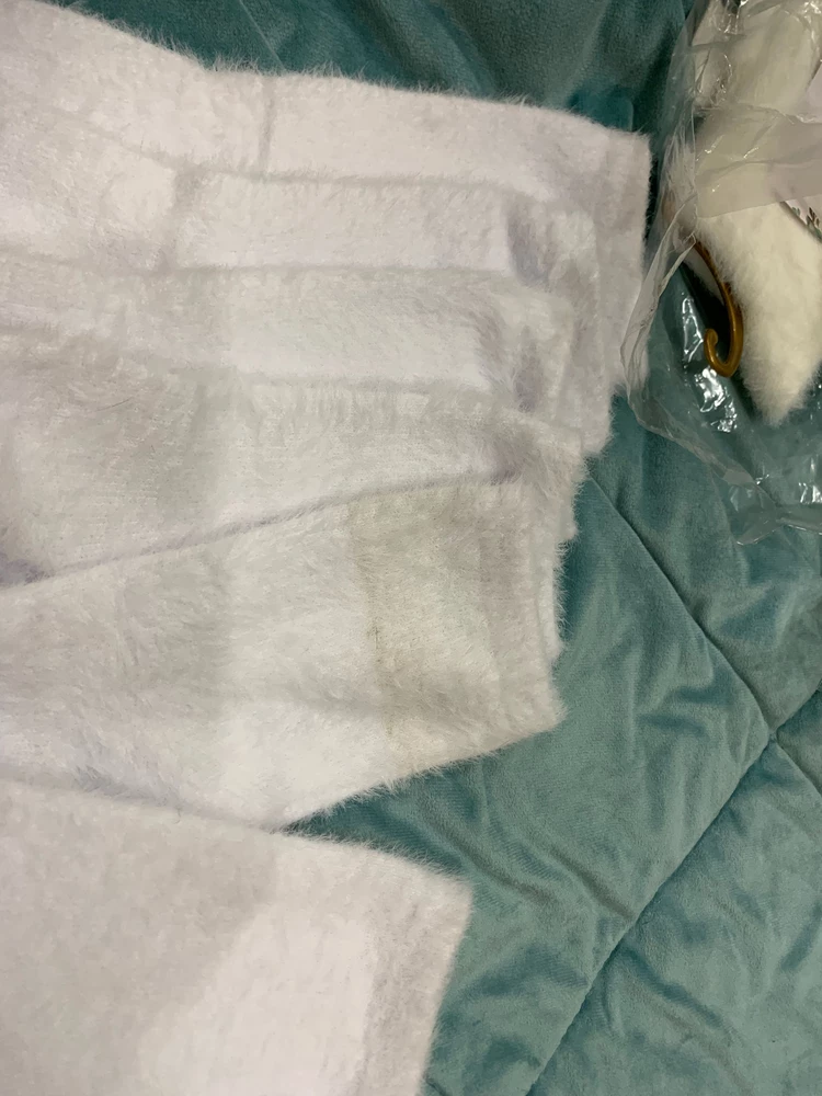 Носочки замечательные, упаковка была не нарушена, но один носочек грязным оказался - удовольствие от покупки смазано