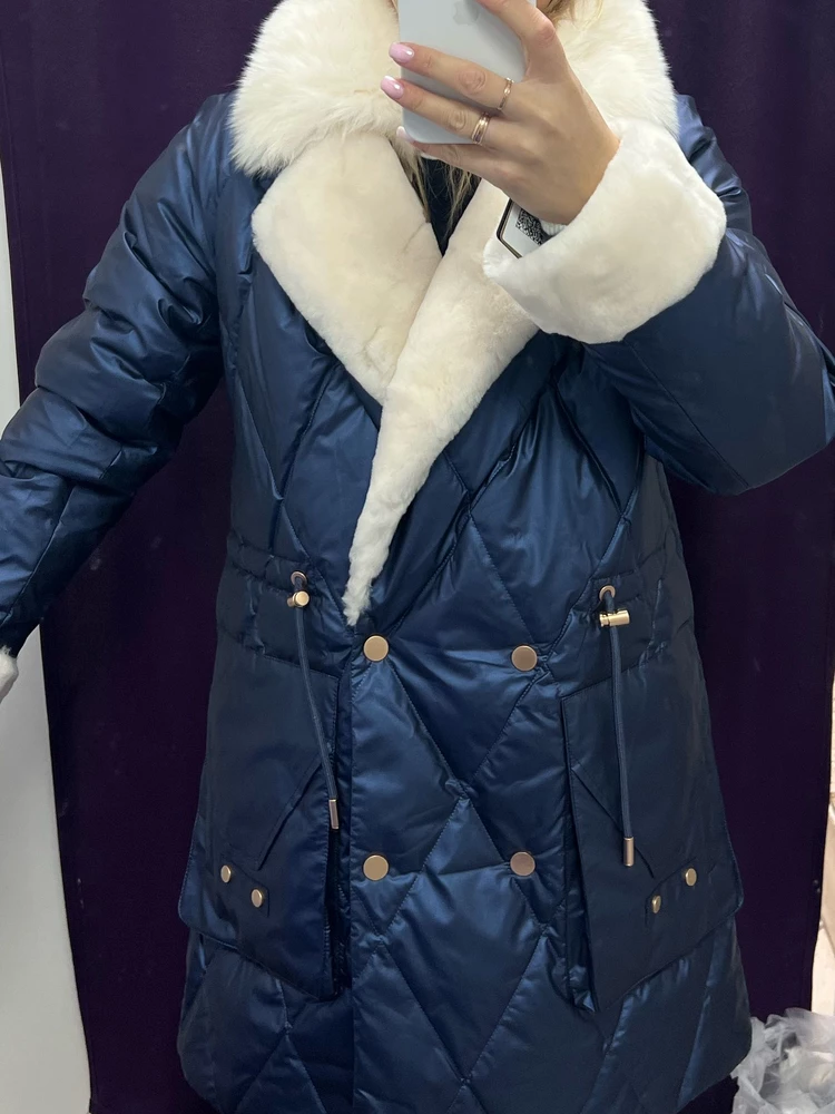 А какой именно, простите, тут мех натуральный?! Не соответствует фото. Очень тонкая. Даже близко своих денег не стоит.