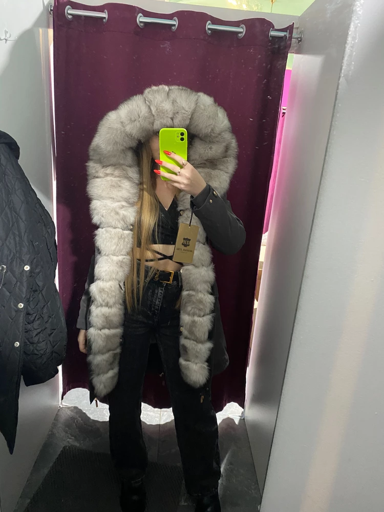 Парка не плохая, заказывала за 35 к, на момент получения стала стоить 28 к.
Возврат, так как тесновата, с теплой кофтой будет не комфортно.