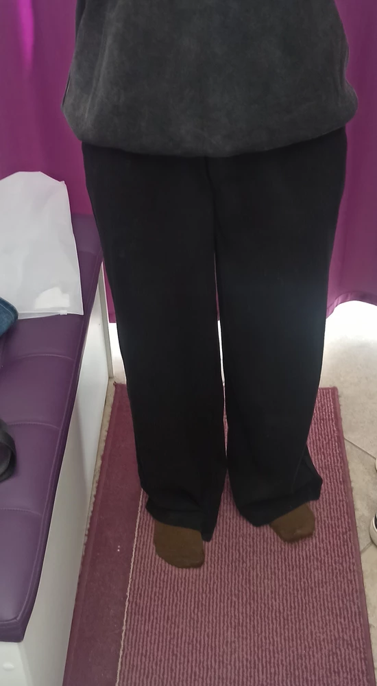 За 1500  это настоящая находка! Я была приятно удивлена качеством и стилем этих брюк по такой доступной цене. Они отлично сидят, очень комфортны в повседневной носке и отлично дополняют мой гардероб. Это отличный вариант для тех, кто хочет выглядеть стильно. Я доволена своей покупкой и рекомендую эти брюки  всем, кто ценит сочетание цены и качества.