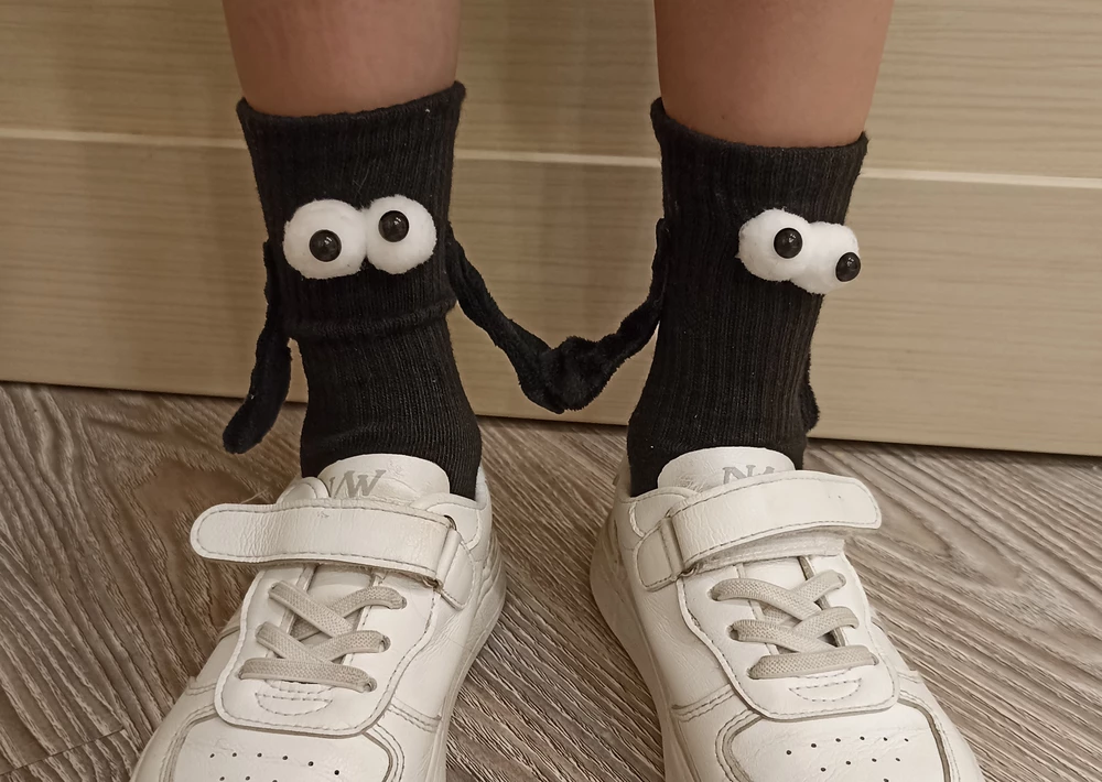 Сначала восторг был, но носки очень быстро теряют вид, после одной носки уже всё в катышках, глаза отваливаются. Своих денег не стоят от слова совсем. Руб за 100 претензий бы не было)) но цена выше