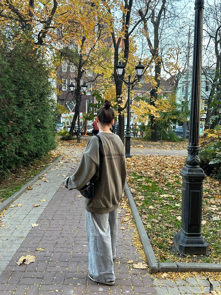 Очень хорошее качество, ткань мягкая 👍🏼
Который раз беру у этого продавца, довольна качеством вещей