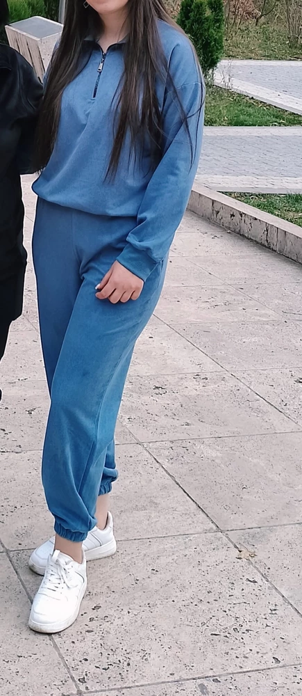 Супер спортивный костюм, спасибо)) 
Рост 1.63