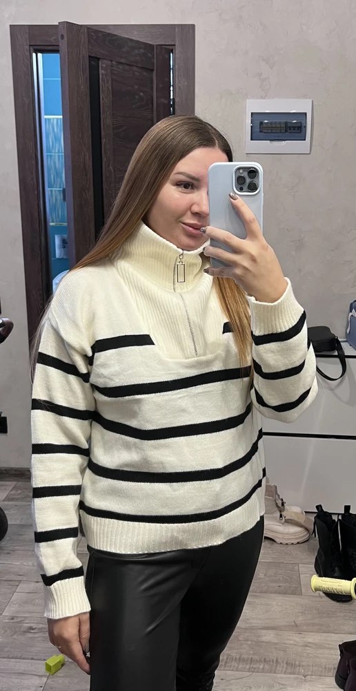 Идеальное качество. Стоит своих денег. Не колется. Мягкий свитер, приятный к телу. Рекомендую продавца