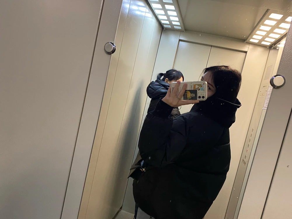 хорошая куртка друзья, теплая и не сильно короткая!