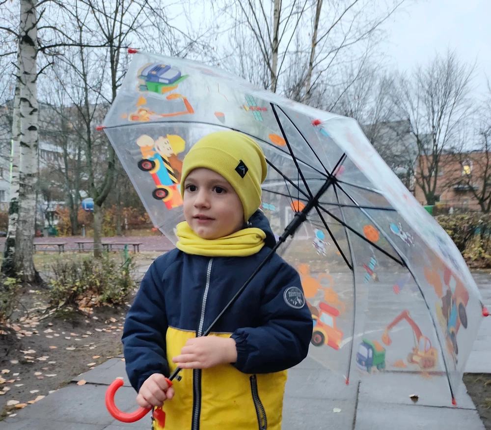 Отличный зонтик, ребенок доволен.