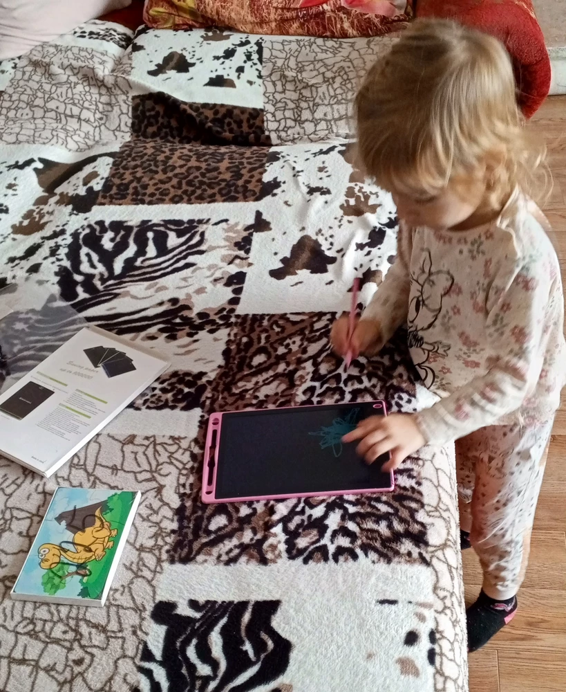 Планшет целый.