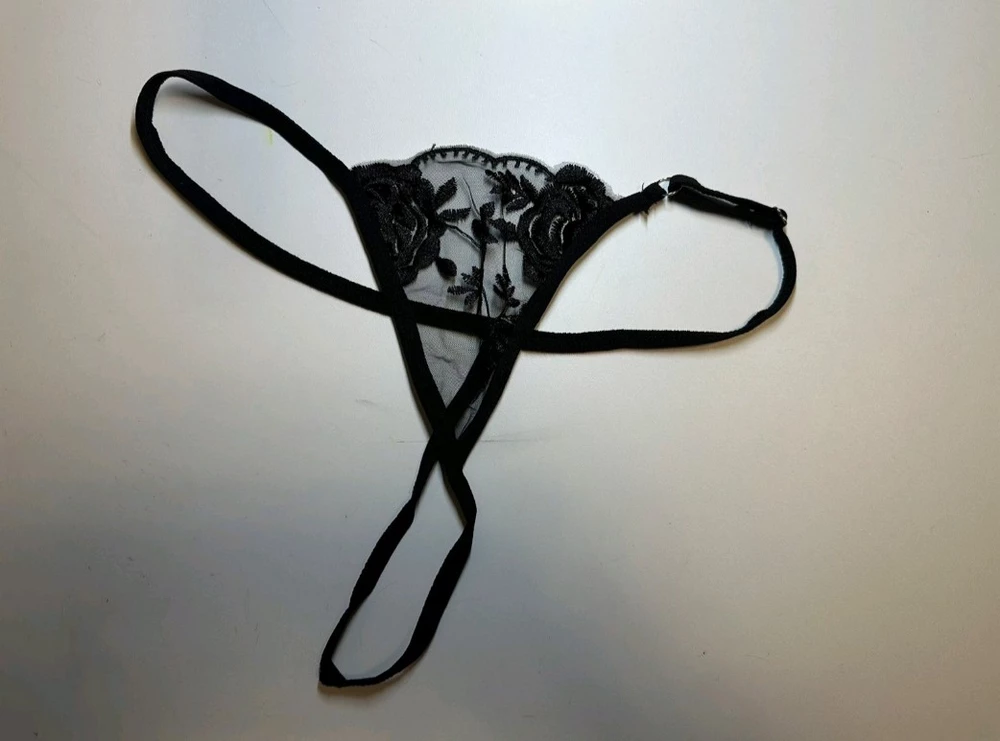 Качество понравилось, сшито аккуратно, без ниточек. То, что ожидала) Подарок в комплекте порадовал. Спасибо!