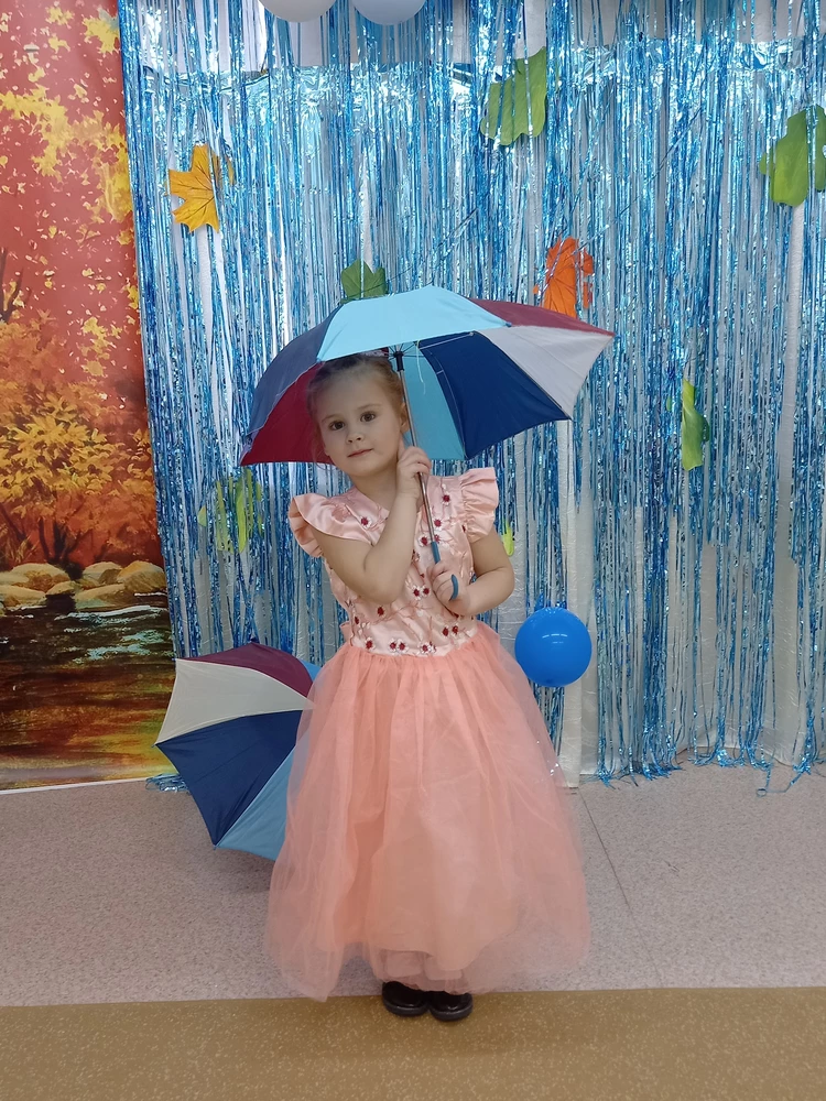 Хорошее платье для утренника в садик подошло отлично