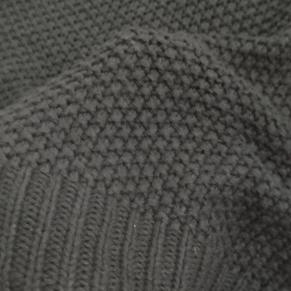 Очень хороший свитер. Маме понравилось!