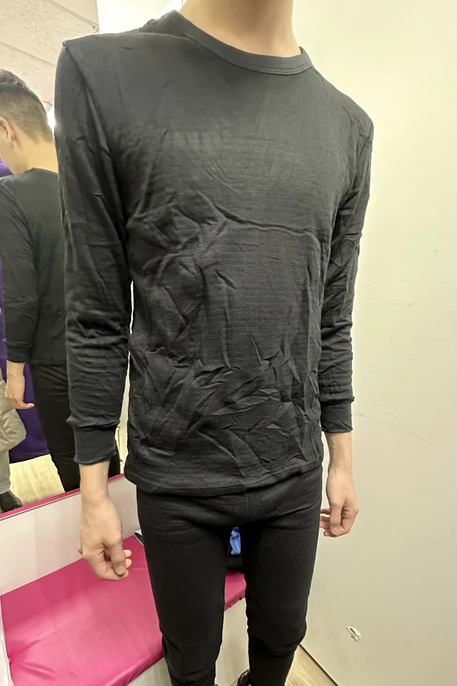 Заказывала для стройного сына 42р и 168 рост. Кальсоны отлично подошли и по длине, и по талии. А вот размер верха явно отличается от размера кальсонов. Очень короткие рукава. По спинке тоже коротковат. Отлично подошел мне, я ростом 155см, ношу 40-42. Материал термобелья к телу приятный, мягкий, не колется. Сыну кальсоны понравились, поэтому оставили. Верх заберу себе.