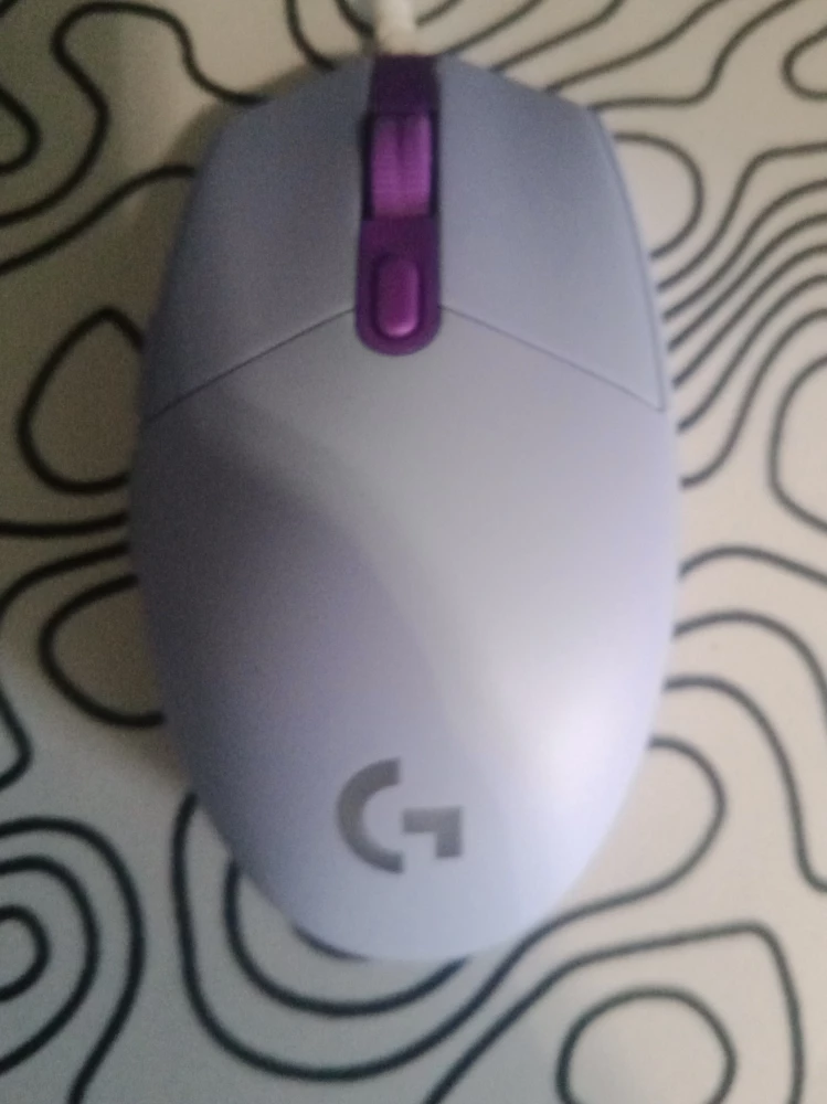 Отличная мышь,оправдывает цену,светится круто,в играх ещё не проверял