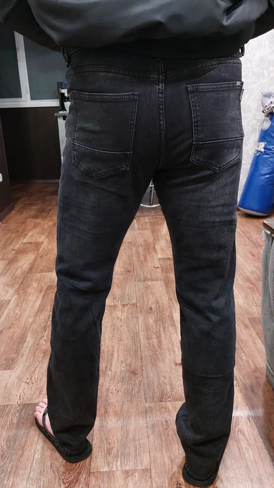 Отличные джинсы,сели по размеру.Муж доволен.