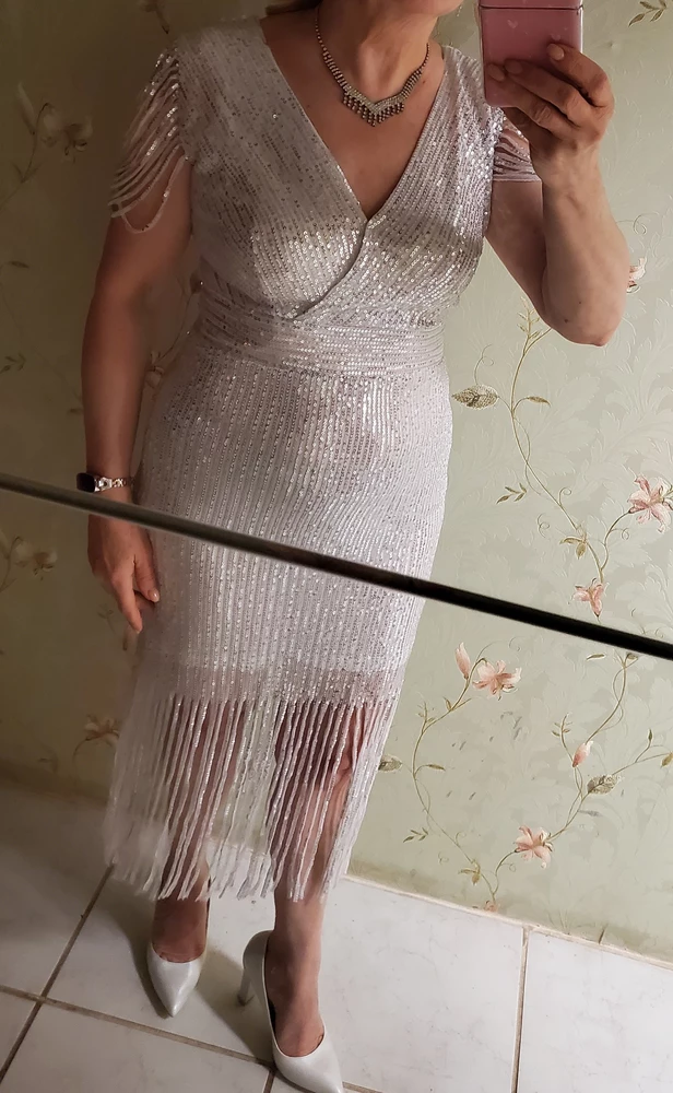 Эффектное платье. Рекомендую! Мне понравилось. Даже на мой небольшой рост)