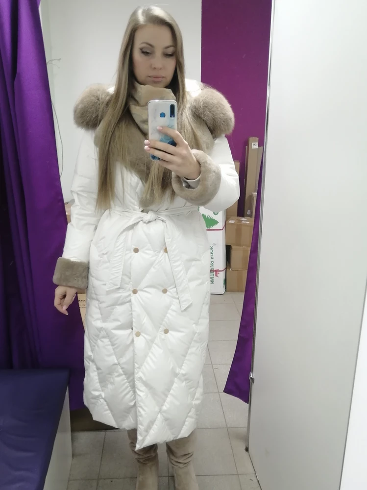 Очень эффектно смотрится, тёплый и красивый 👍