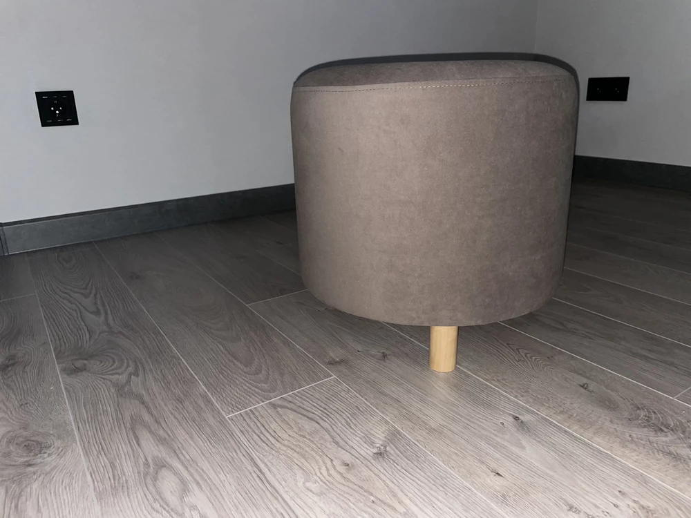 Самый простой и самый идеальный, пуфик хорошо был упакован, и легко собирается, спасибо за товар !