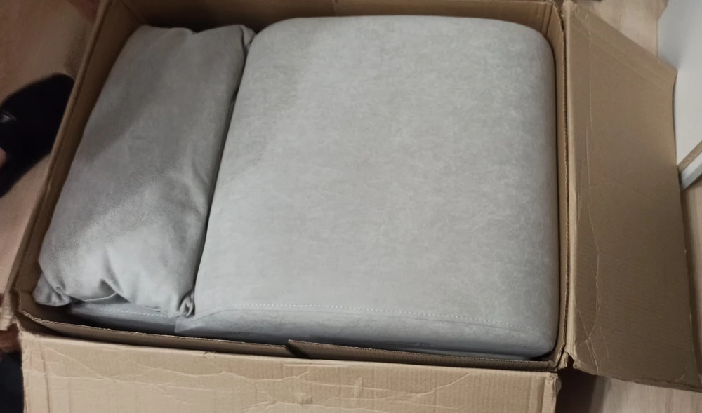 В комплекте кресла обнаружили нехватку деталей. Отсутствуют две поперечные деревянные перекладины. К сожалению, пришлось сделать возврат кресла. Также сделаю отказ от оттоманки для ног, которую заказала для комплекта.
Само кресло приличное. Ткань и цвет хорошие, сделано аккуратно.
Почему удержали 200 рублей за возврат, возвращаю же не по своей вине!? 
Неделя ожидания, расстройство при получении товара, 400 рублей за возвраты, желание заказывать что-то на Вайлдберриз пропало.