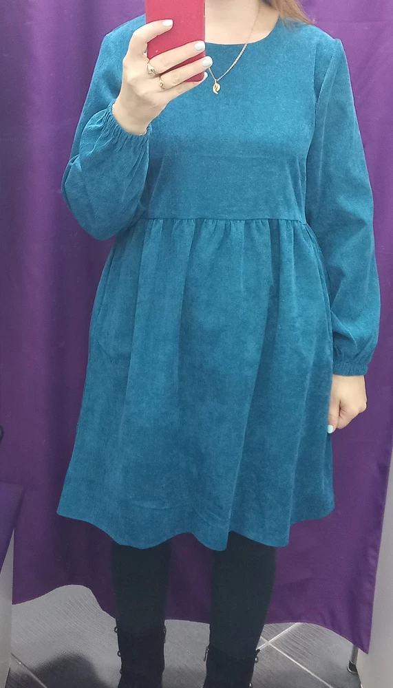 Платье хорошего качества, на мой 46 размер перезаказала 44, в плечах большой, только по этому отказ. Торчат нитки, но это не проблема, их убрать и всё будет отлично.