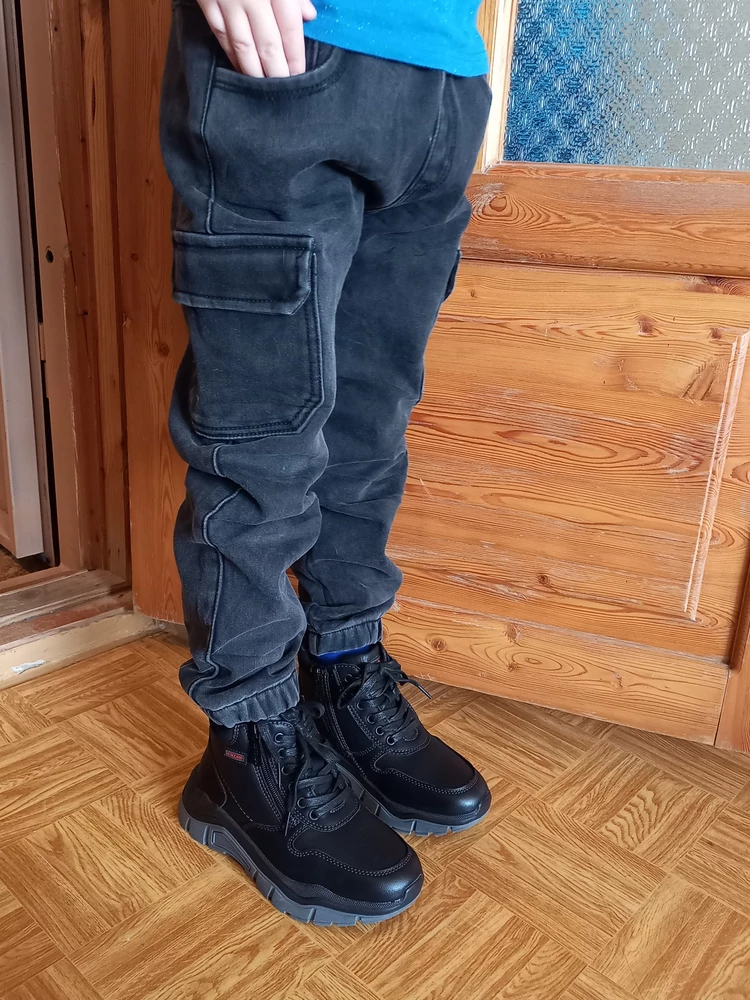 Тепленькие джинсы,для крымской зимы в самый раз! На рост 124 небольшой запасик