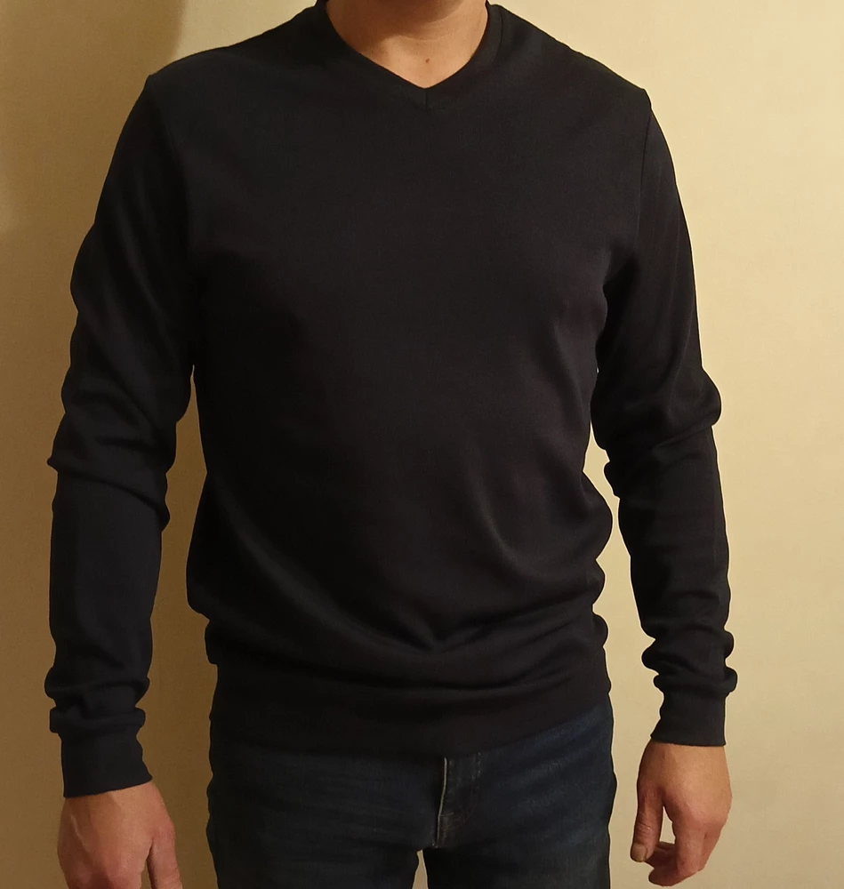 Качество отличное,ткань приятная,80% хлопок, все строчки ровные,размер соответствует заявленному
Очень быстрая доставка, спасибо,будем заказывать ещё