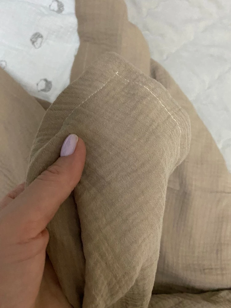 Просто суперское полотенце. Считаю его одной из лучших покупок для малыша. Очень ровные строчки, прекрасно качество муслина. Товар пришёл очень быстро. Рекомендую к покупке.