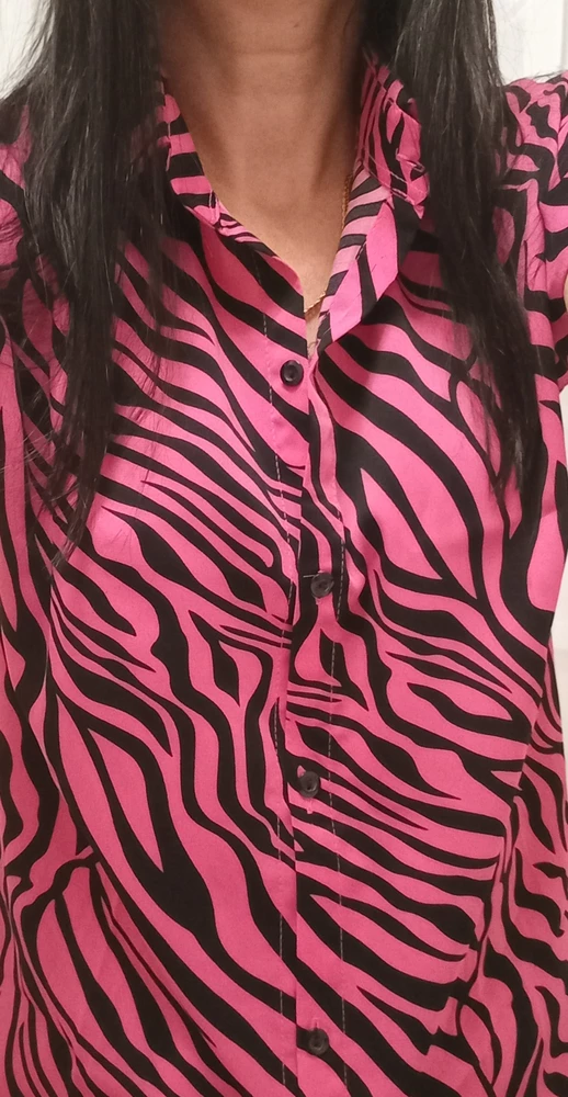 Отличная блузка, всё соответствует, и цвет, и качество. Мой размер 46, заказывала 46, 👍подошёл.