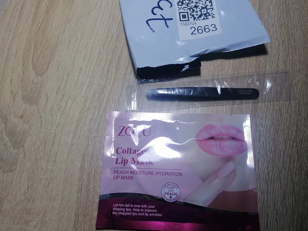 Хороший пинцет, смыкание ровное, вышипывает волоски идеально, единственное, что края слишком острые, но не сильно критично, можно приловчиться
Спасибо за подарочек