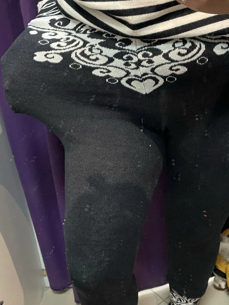 Размер огромный, взяла самый маленький xl, бедра 106см, еще две меня влезут