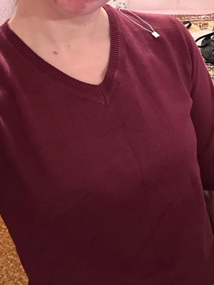 Качество хорошее плотное нитки на месте и по ростовке отлично. Размер 46. На рост 174 вес 65 село отлично !!!! Советую