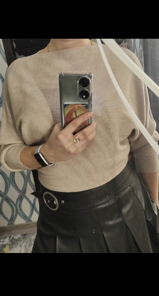 Кофточка очень хорошего качества, приятная к телу. На 48р идеально. 👍