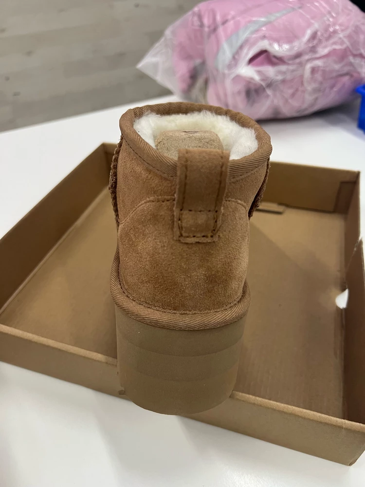 Товар потрясный, но к сожалению на фото есть знак Ugg. Если отправите как на фото, то перезапущу. Спасибо