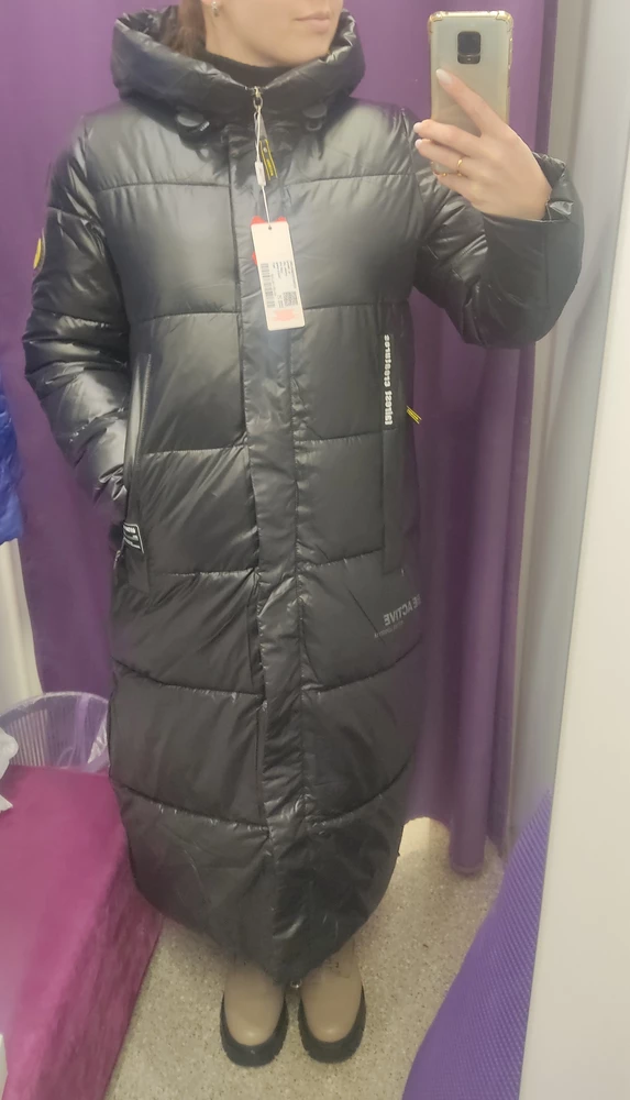 Куртка отличная, на свой 46 взяла 48, чуть свободен в бедрах, 46 тоже бы хорошо сел, но я оставила этот.