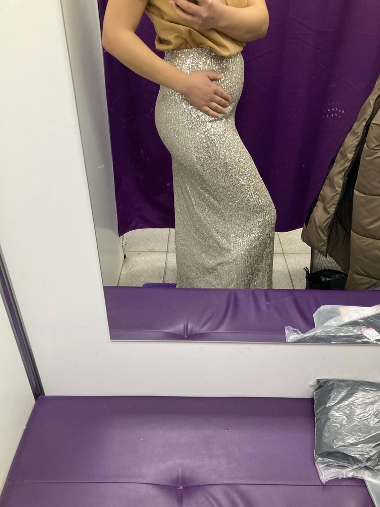 Увидела у блогера рекламу и вообще не пожалела, что заказала. Качество отличное, ничего не сыпется, плюс что пайетки до самого верха, красиво смотрится)) я довольна.