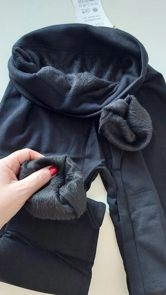 Размер подошел. К телу очень приятные, не давят, мягкие, теплые. Качество хорошее.