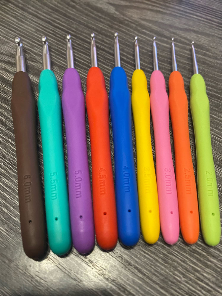 Yarnology Ergonomic Crochet Hook Set With Case 