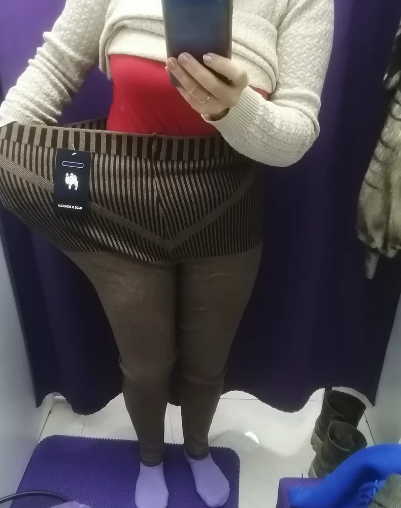 Зачем вводить в заблуждение покупателя?! На этикетке нет названия производителя, страны, состава и даже размера ни на русском языке, ни на монгольском! Верблюд нарисован, но это не шерсть! Очень большемерят, если вообще это был заказанный мной размер.