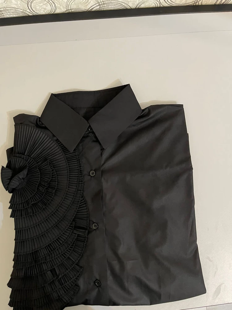 Рубашка понравилась! Качество хорошее, швы ровные, нитки не торчат)
Буду заказывать еще у этого продавца!)