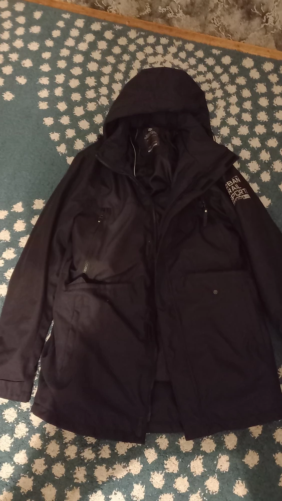 Куртка,норм,но почему в внутреннем кармане загнут бегунок ?