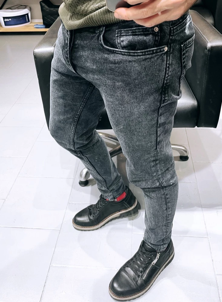 Классные джинсы, качественные , стильные , размер просто идеальный, как будто шили для меня