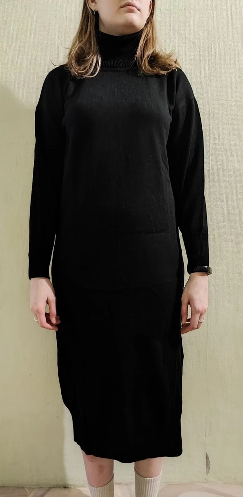 Платье хорошее , удобное и мягкое , носить одно удовольствие , материал приятный.46 размер отлично подходит на рост 170.