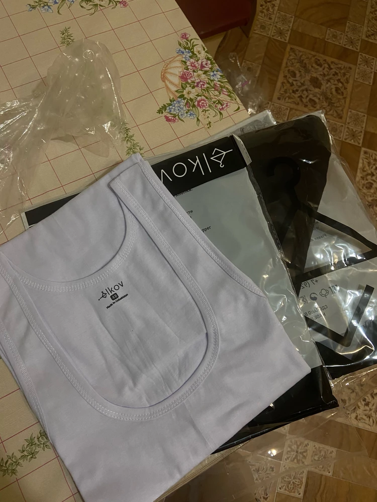 Вместо белой футболки,пришла грязно-голубого цвета🤦🏼‍♀️