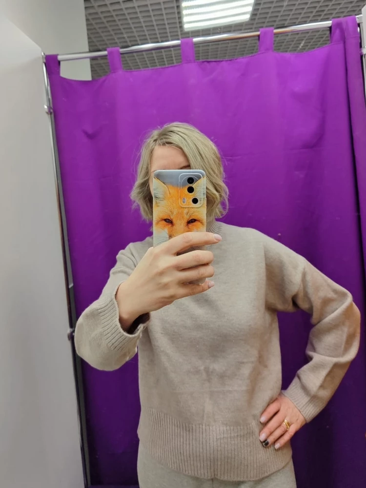 Кофта очень качественная, тёплая, очень приятная шерть ,не колится. Я просто в восторге . Спасибо большое.🥰