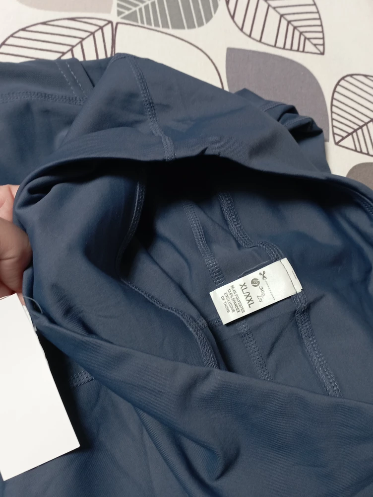 Очень порадовали тайтсы за такую цену, швы качественные удобные, советую!!!