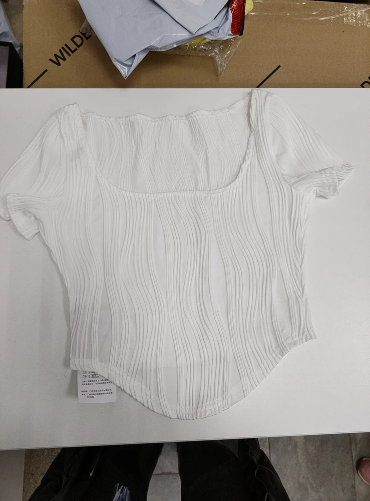 Прислали с коротким рукавом. Просьба сделать возврат по браку. В личном кабинете заявка