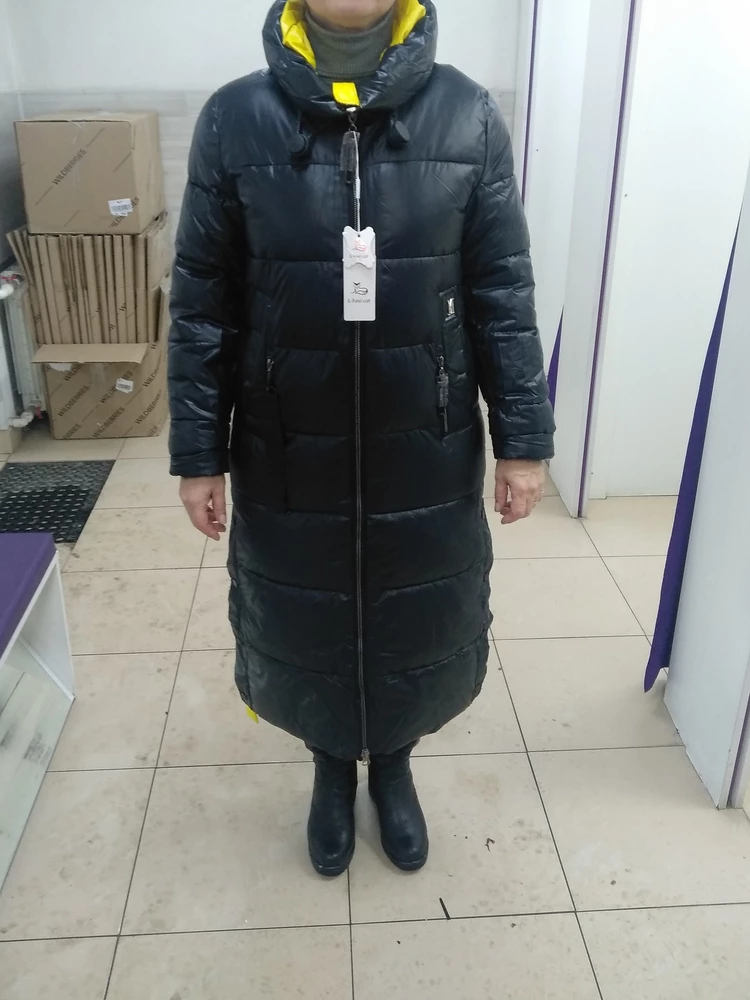 Плащ  по размеру  соответствует  на свой 46 брала L , теплый  , на 164  ниже колена  , рекомендую